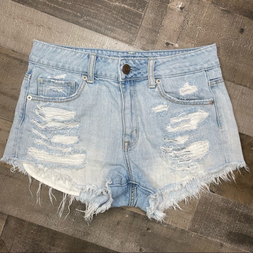 American Eagle Distressed Hi-Rise Festival Jean Short size 4